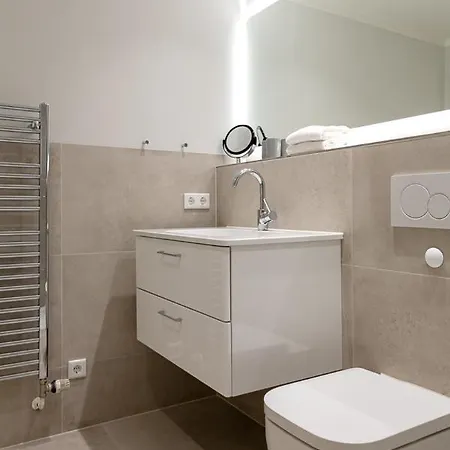 Apartment F35b 33 Seaside 33 *