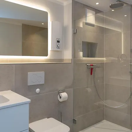 F35b 33 Seaside 33 Apartment *