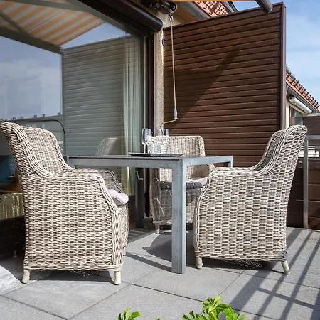 F35b 33 Seaside 33 Apartment *